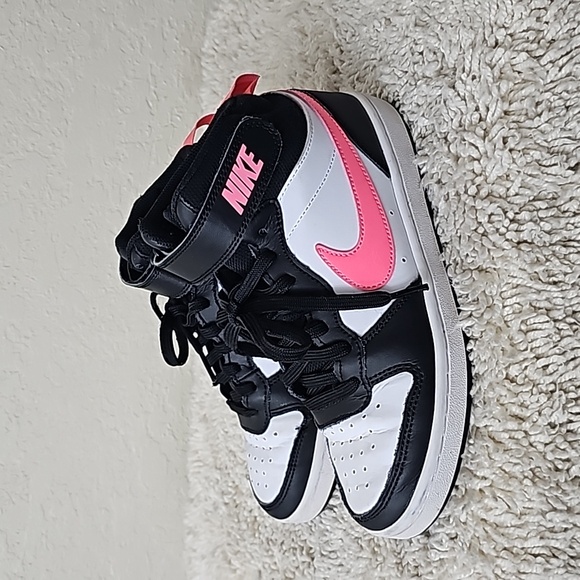 Nike Kids High Top Sneaker - Picture 1 of 12